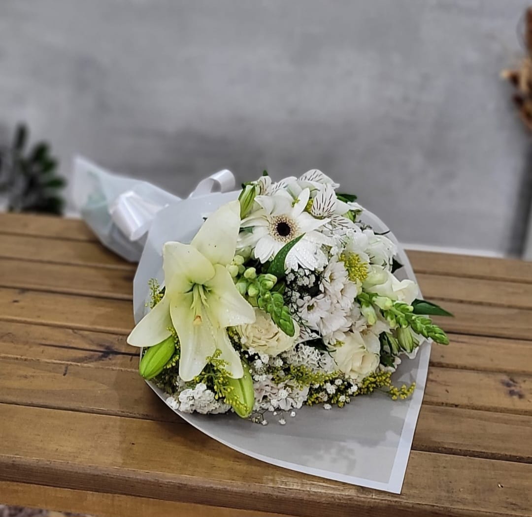 Buqu�  Flores Branca