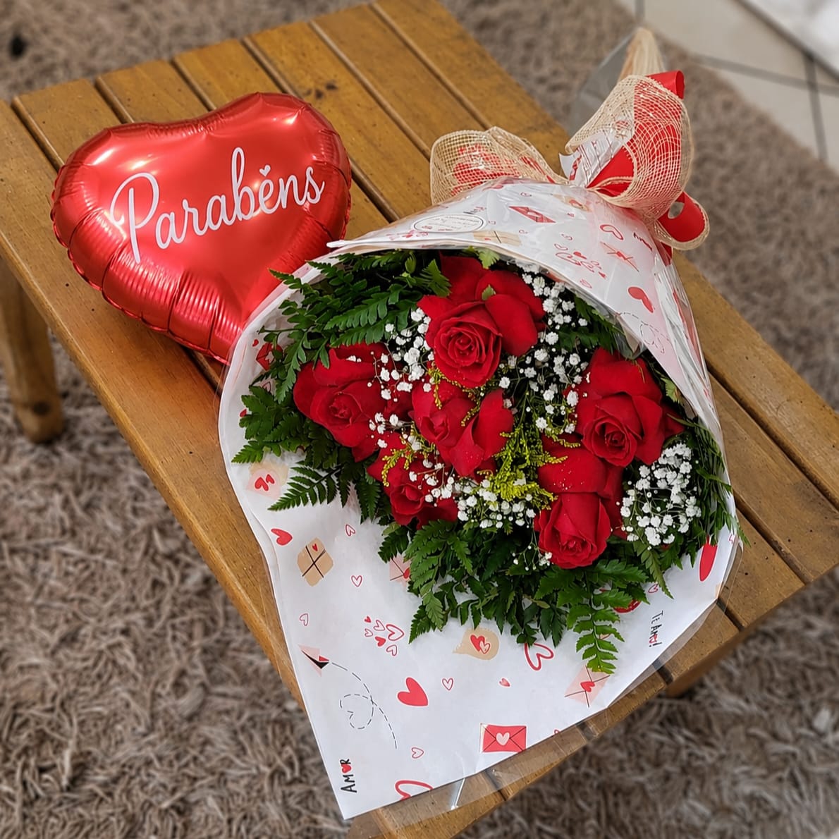 Buqu� Parab�ns Com Rosas